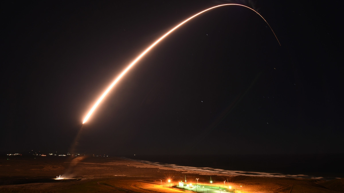 У США випробували міжконтинентальну ракету: відео - фото 1