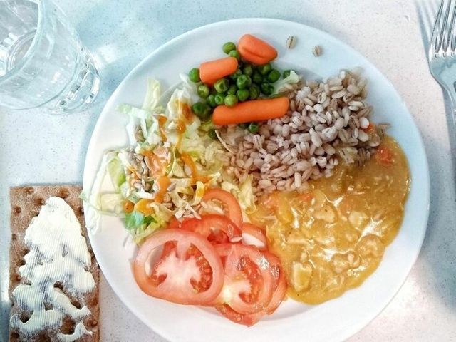 Чим годують школярів у різних країнах світу: фото - фото 449156