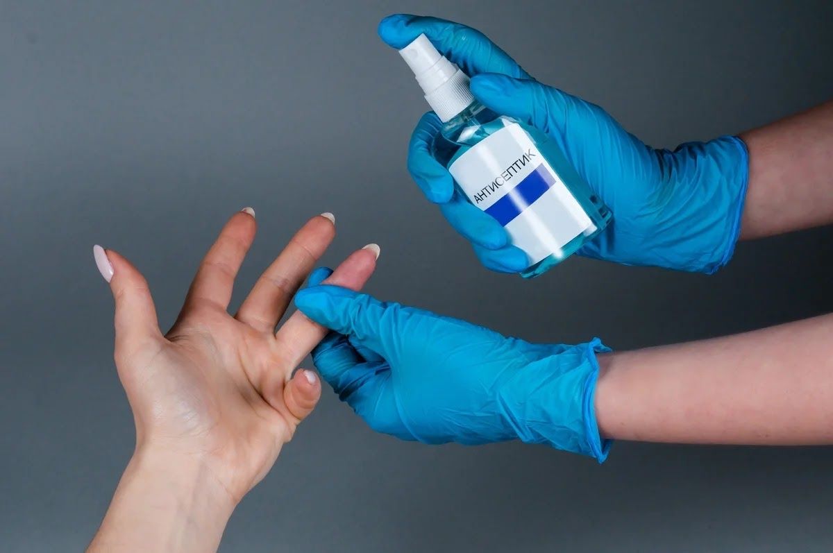 Антисептики не працюють? Вчені розповіли, які віруси вони не вбивають