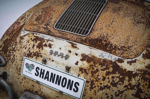 Ржавий 63-річний Porsche продали за ціною нового 911 - фото 449196