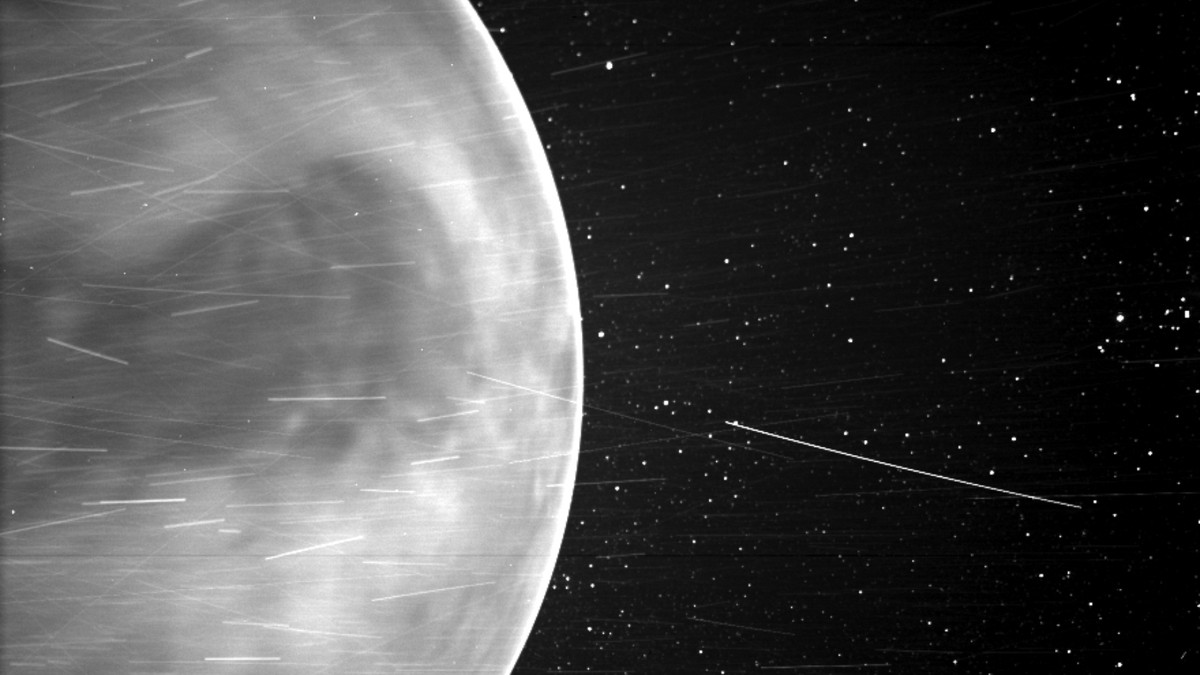 Фото Венери зробив зонд Parker Solar Probe - фото 1