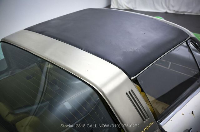 50-річний іржавий Porsche з розірваним салоном продають за шалені гроші - фото 449708