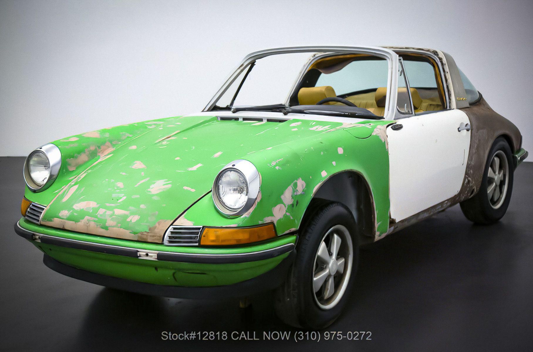 50-річний іржавий Porsche з розірваним салоном продають за шалені гроші