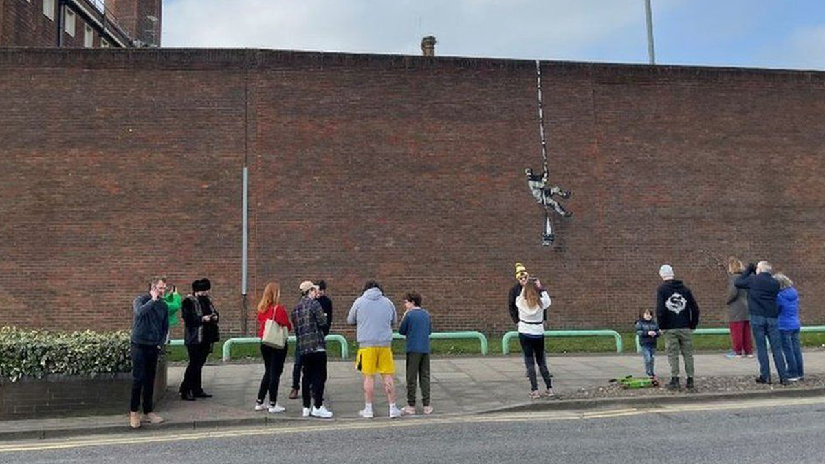 Нове графіті Бенксі з'явилося на стіні в'язниці