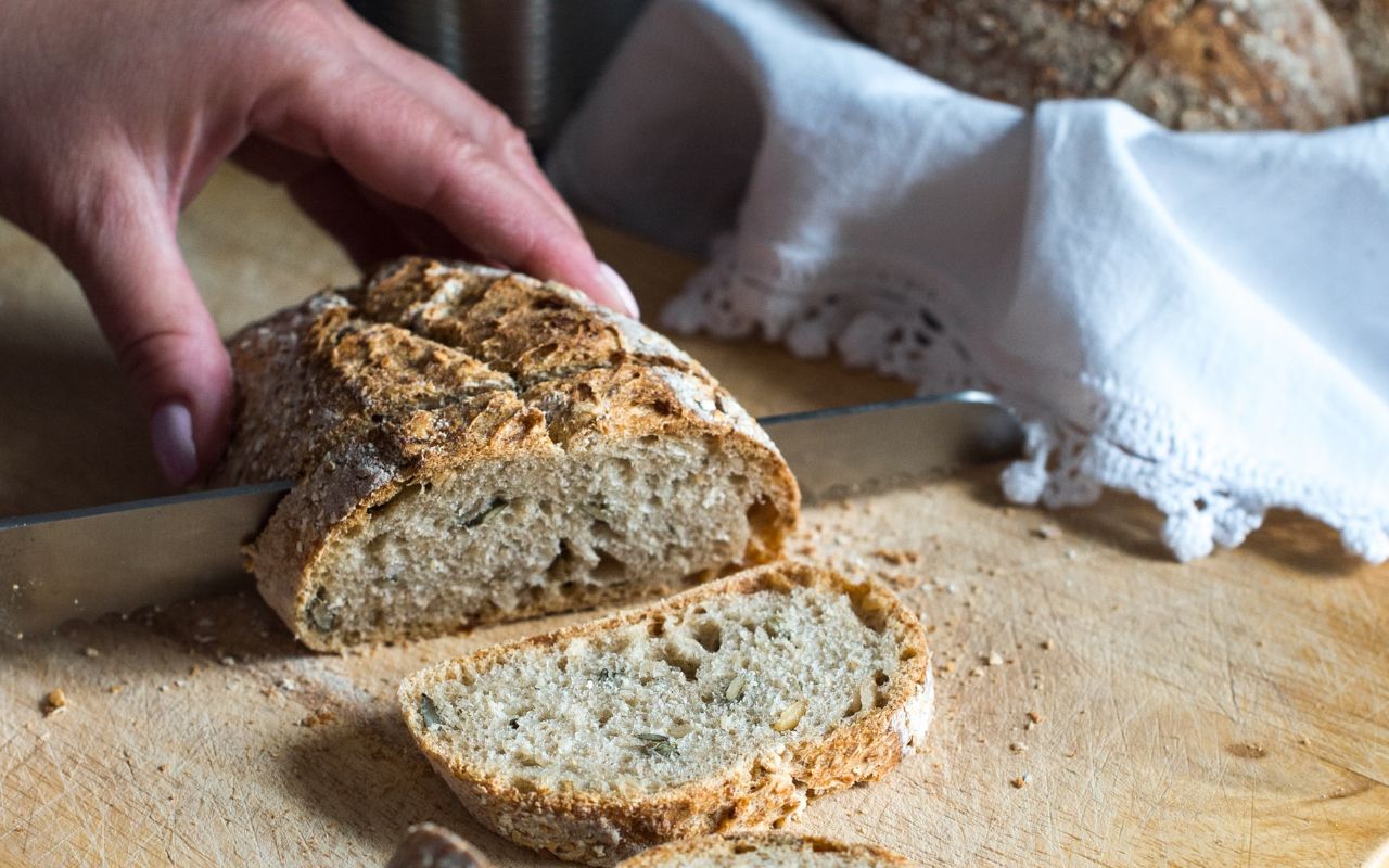 Чому корисно їсти хліб з насінням - фото 1