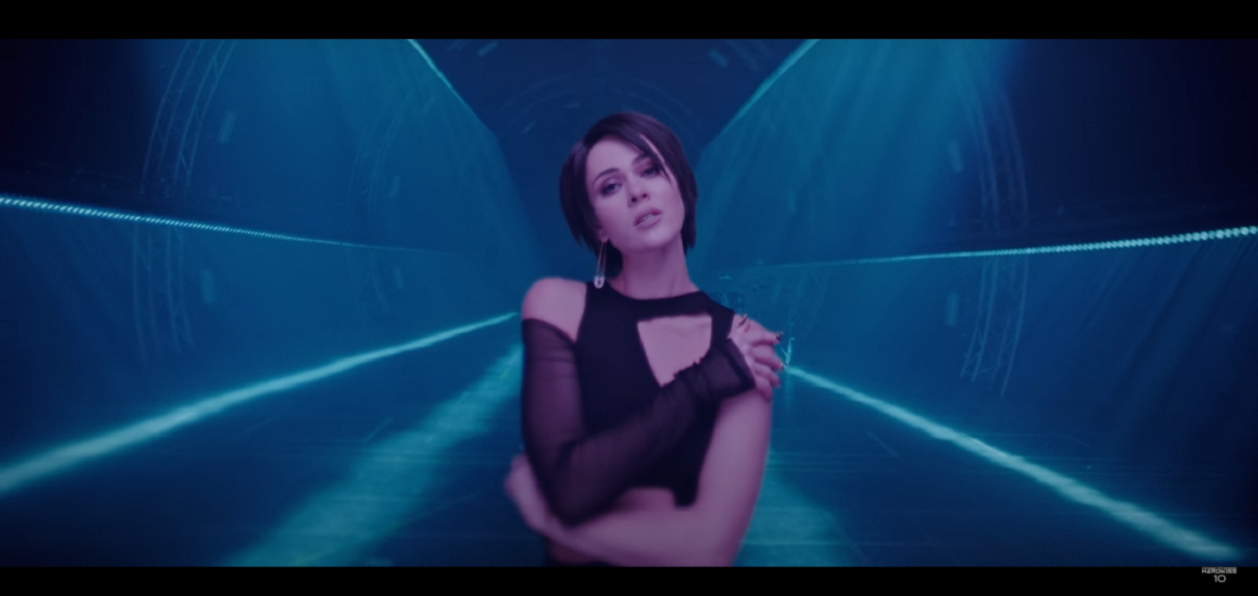 THE HARDKISS – Обійми: дивіться новий кліп, знятий в метро у Києві