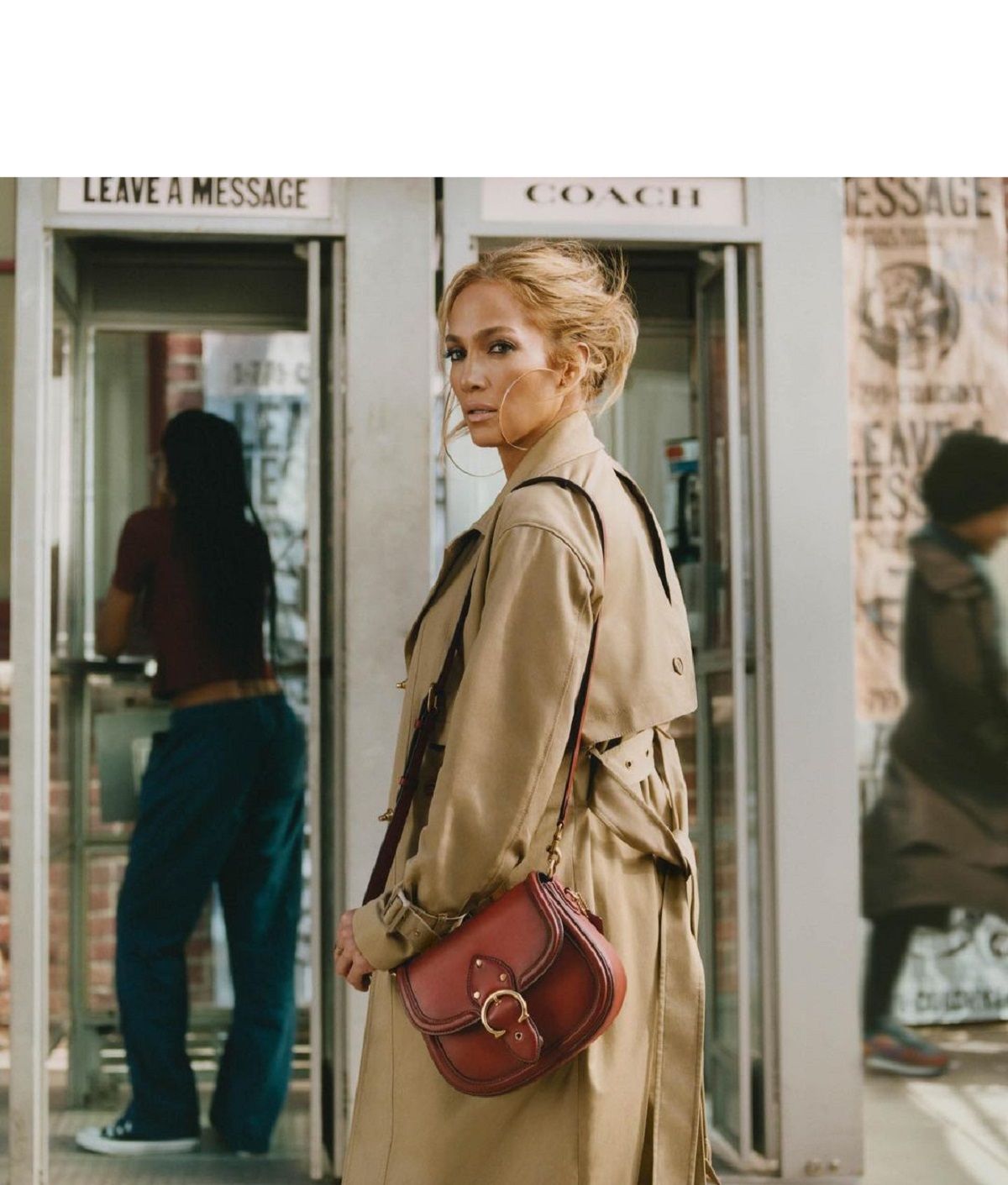 Розкішна Дженніфер Лопес показала спекотне селфі в купальнику (18+)