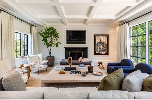 Телеведуча Еллен Дедженерес продає розкішний особняк по сусідству з Меган Маркл: фото - фото 450059