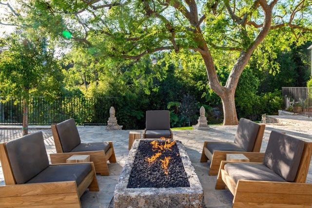 Телеведуча Еллен Дедженерес продає розкішний особняк по сусідству з Меган Маркл: фото - фото 450063