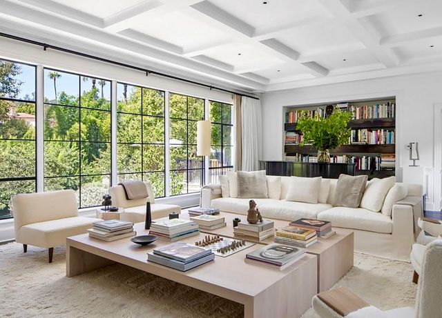 Телеведуча Еллен Дедженерес продає розкішний особняк по сусідству з Меган Маркл: фото - фото 450070