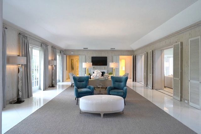 Дональд Трамп продає особняк на березі океану: фото розкішного будинку - фото 450293