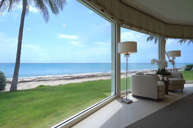 Дональд Трамп продає особняк на березі океану: фото розкішного будинку - фото 450294