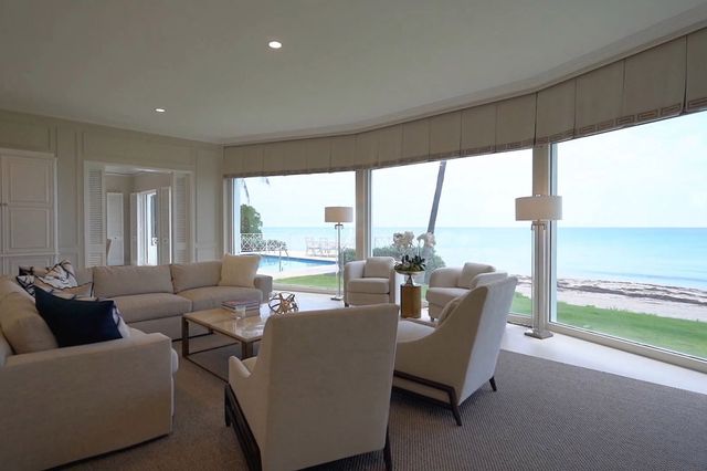 Дональд Трамп продає особняк на березі океану: фото розкішного будинку - фото 450295