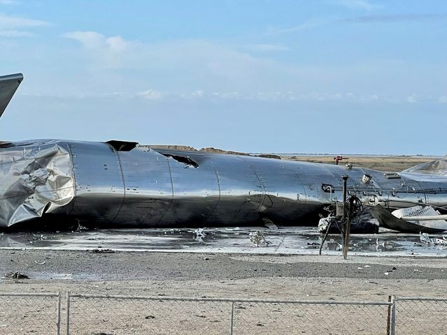 У мережі показали уламки космічного корабля Starship, який вибухнув після посадки - фото 450313