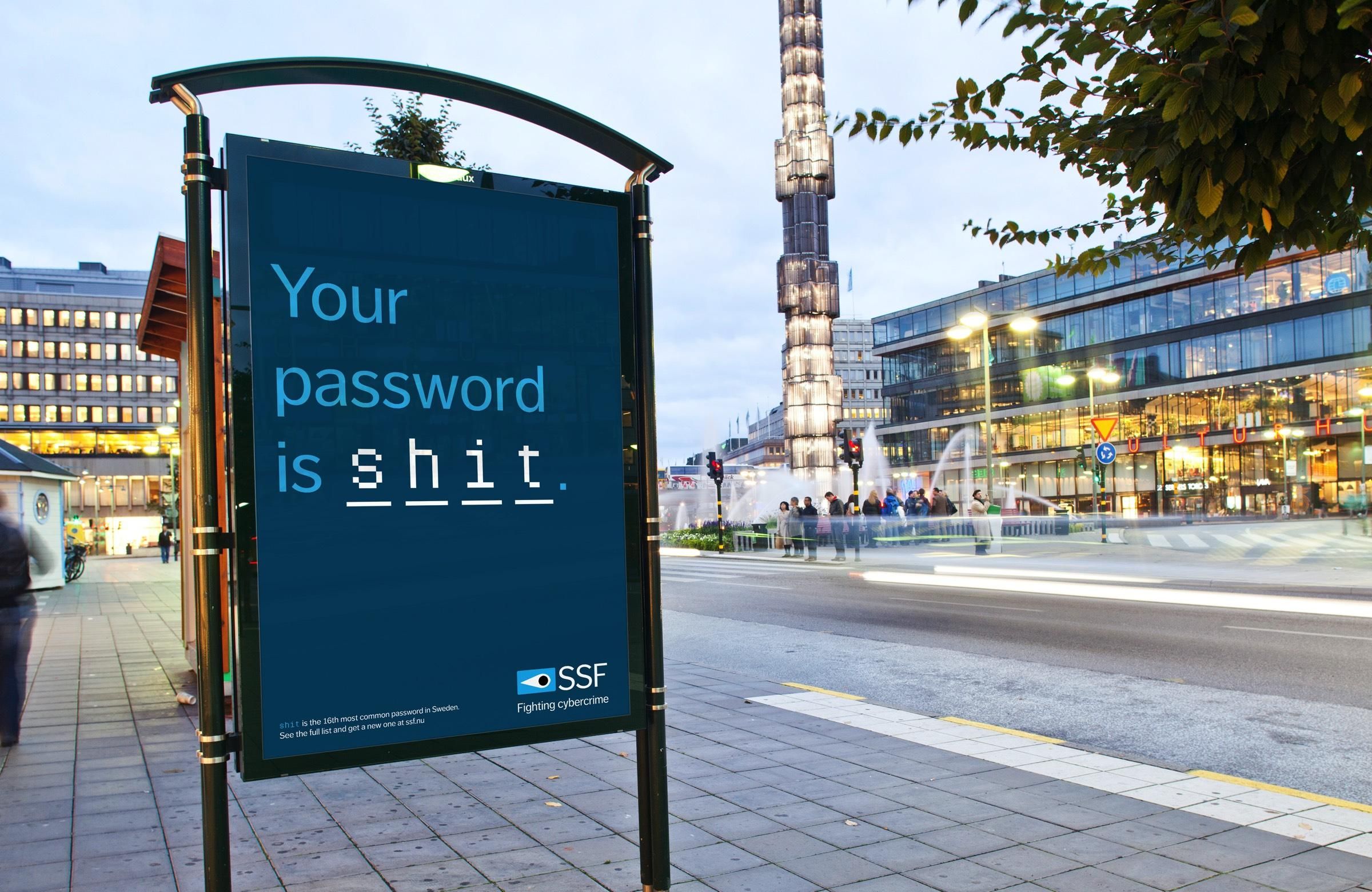 Ваш пароль – л*йно: у Швеції плакати закликають задуматися про кібербезпеку