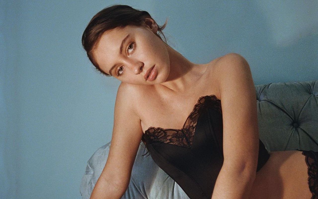 Донька Джуда Лоу знялася у мереживній спідній білизні від La Perla: гарячі фото