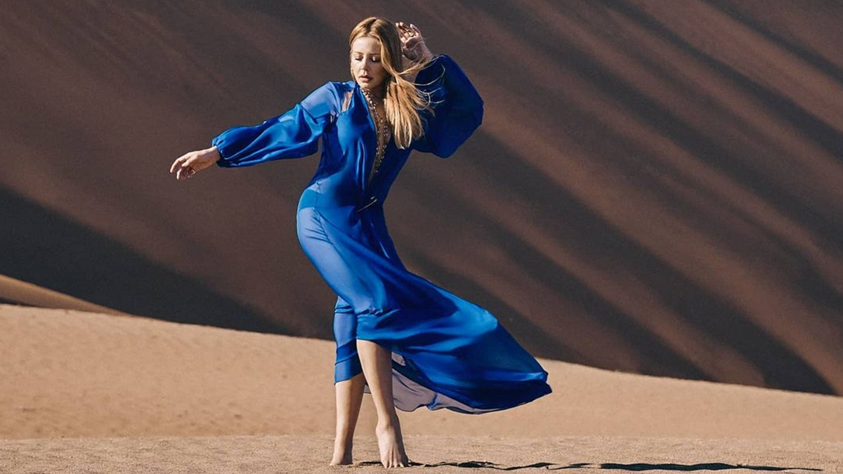 Спокуслива Тіна Кароль звела з розуму шанувальників екстремальним декольте