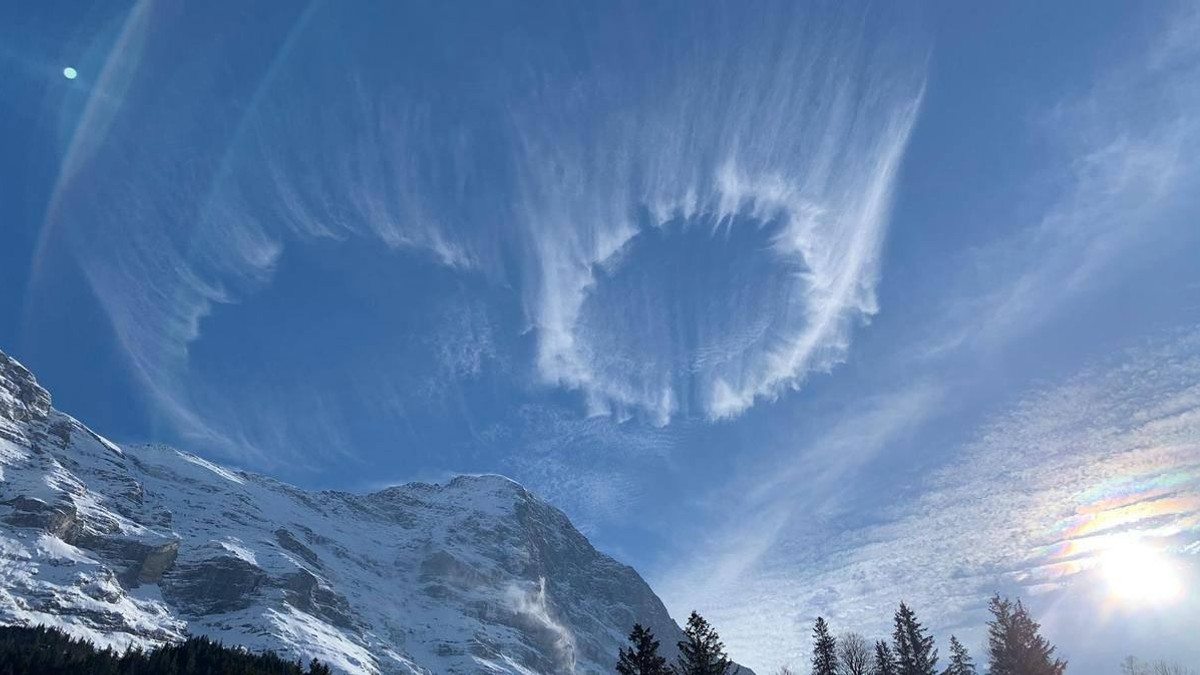 У небі над Альпами помітили загадкові кола: фотофакт - фото 1
