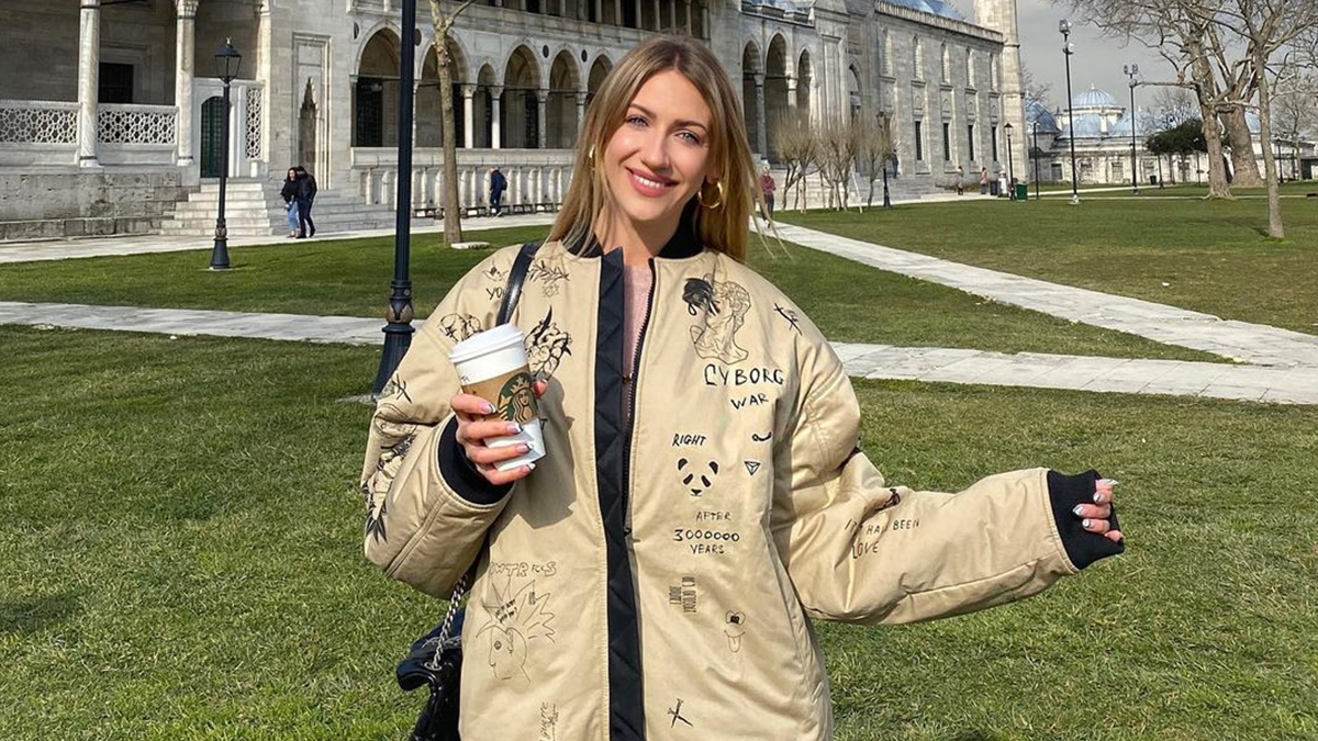 Леся Нікітюк розбурхала мережу зухвалим образом у шкіряних штанах