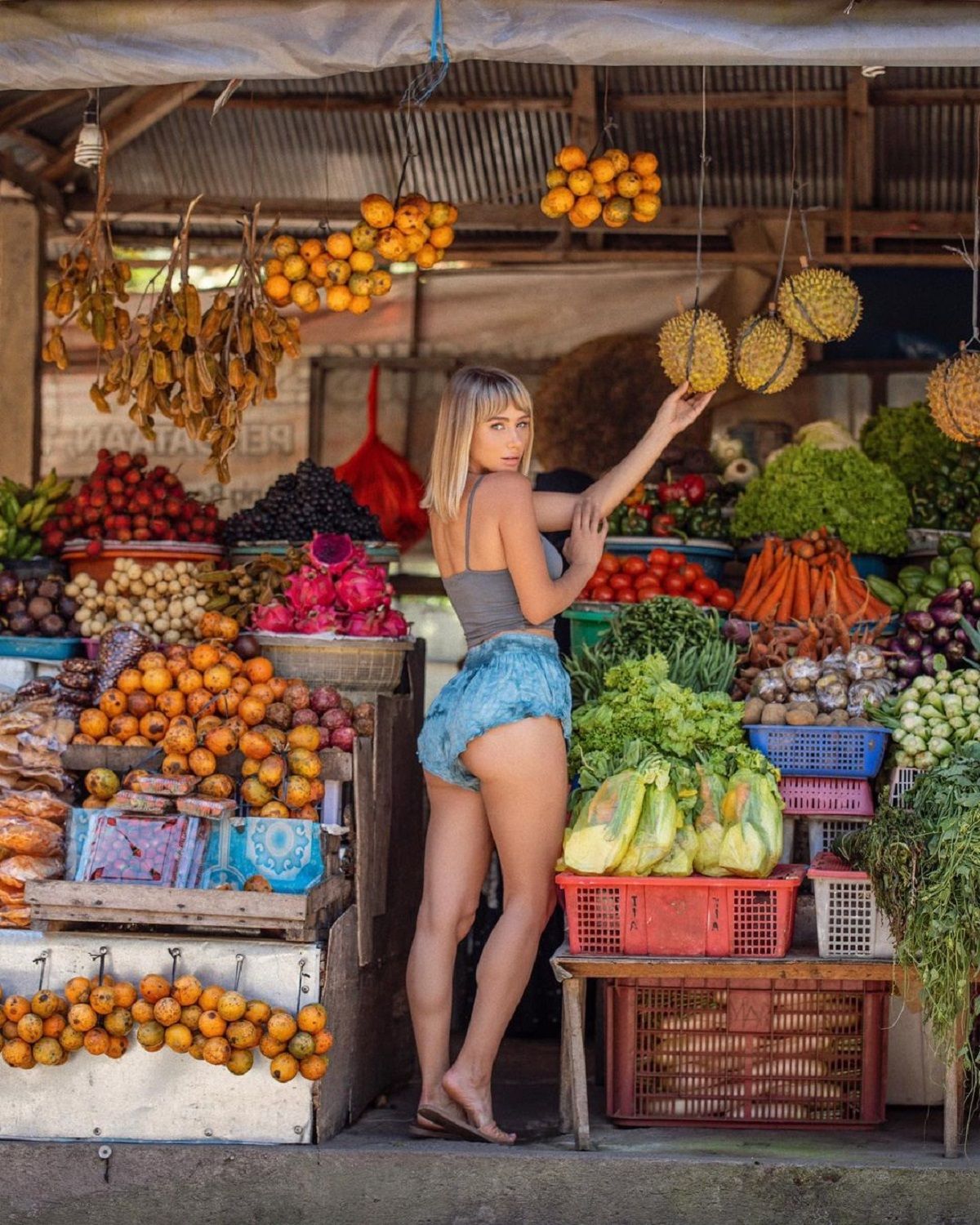 Сара Андервуд без одягу - фото 1