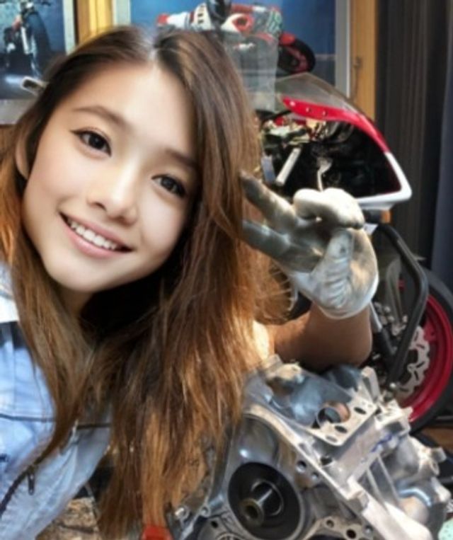 Популярна блогерка з Японії виявилася 50-річним байкером (фото) - фото 452061