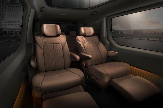Як виглядає футуристичний мінівен Hyundai Staria - фото 452108