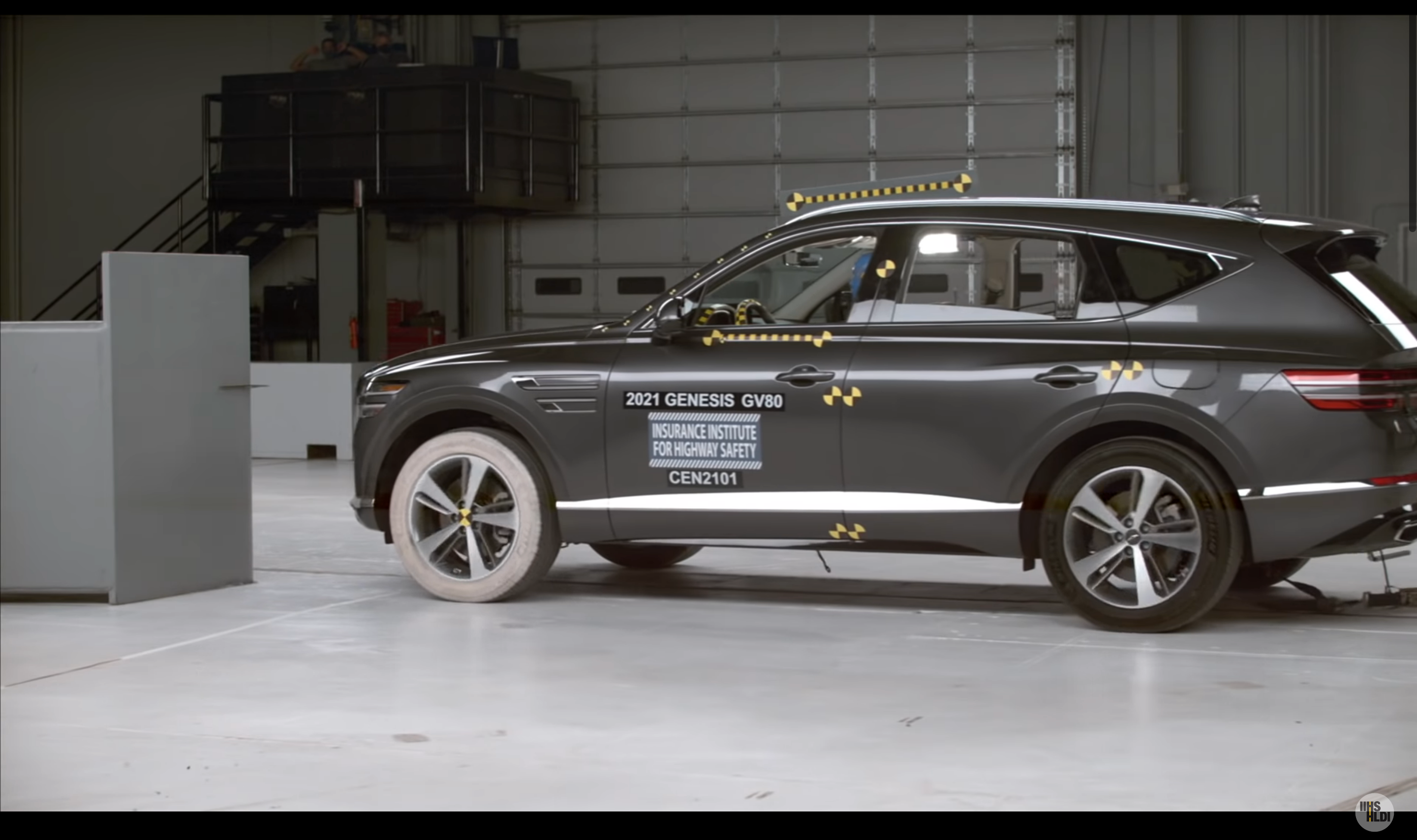 Дивіться, як Genesis GV80 проходив краш-тест: його результати вражають