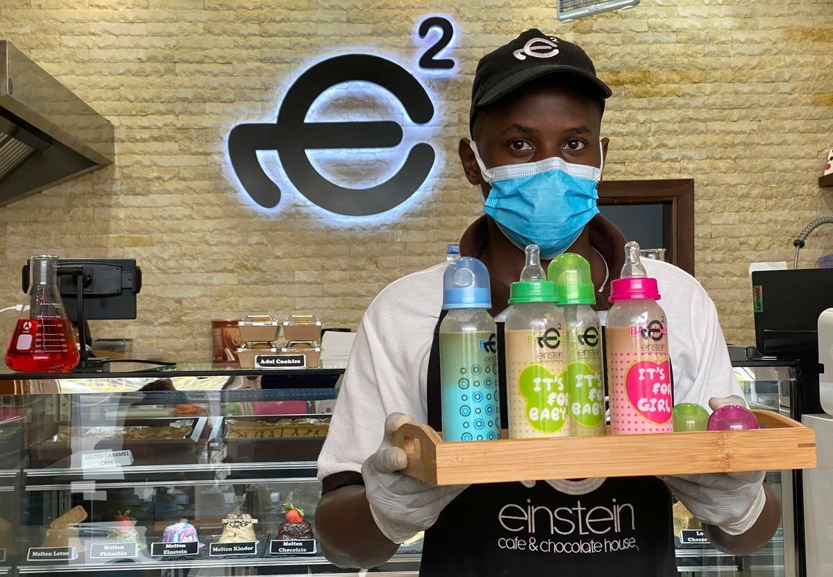 В арабських країнах заборонили подавати каву у дитячих пляшечках