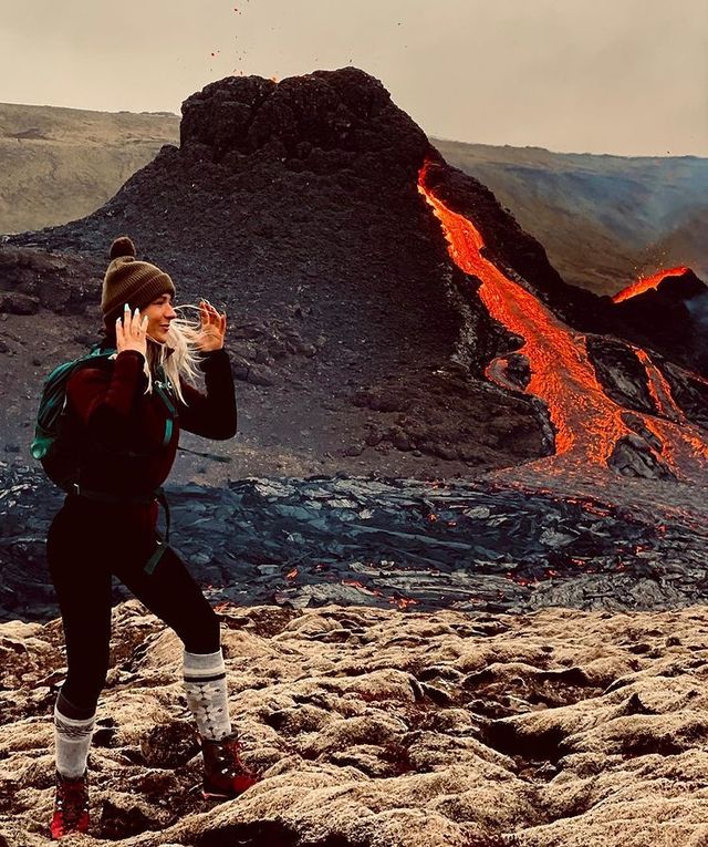 Вулкан Фаградальсфьядль, який прокинувся в Ісландії, став новою інстаграмною локацією - фото 452508