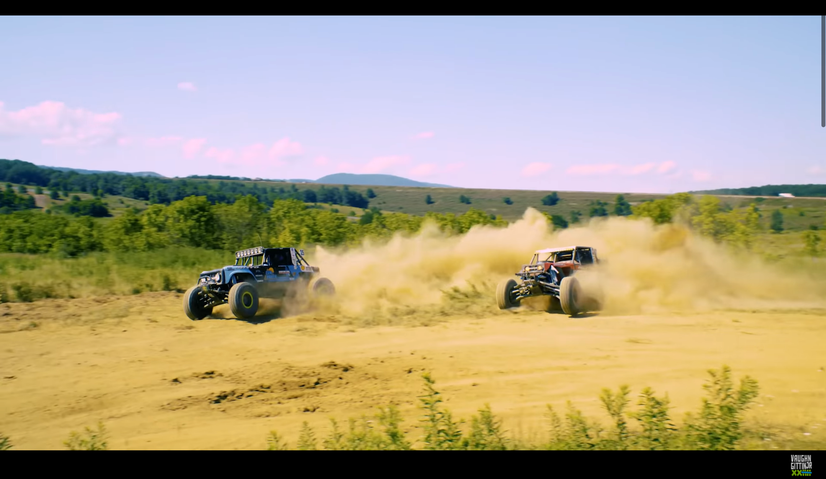 В дрифті взяли участь два потужні баггі - фото 1