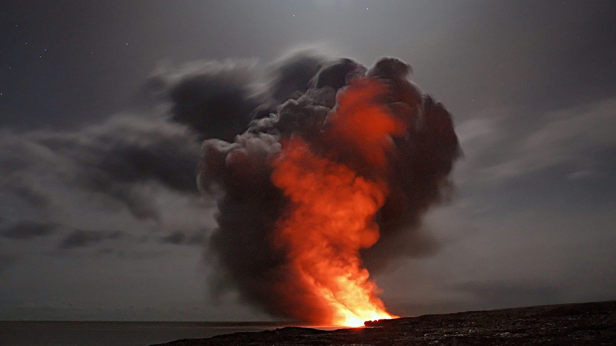Який вигляд має виверження всередині вулкана - фото 1