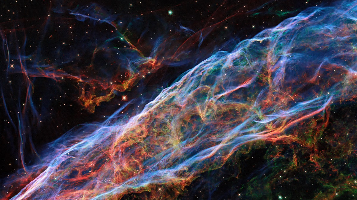 Телескоп Hubble показав приголомшливий знімок туманності Вуаль - фото 1