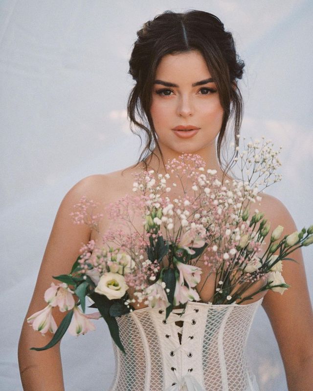 Спокуслива Демі Роуз похизувалась формами лише у корсеті (18+) - фото 453707