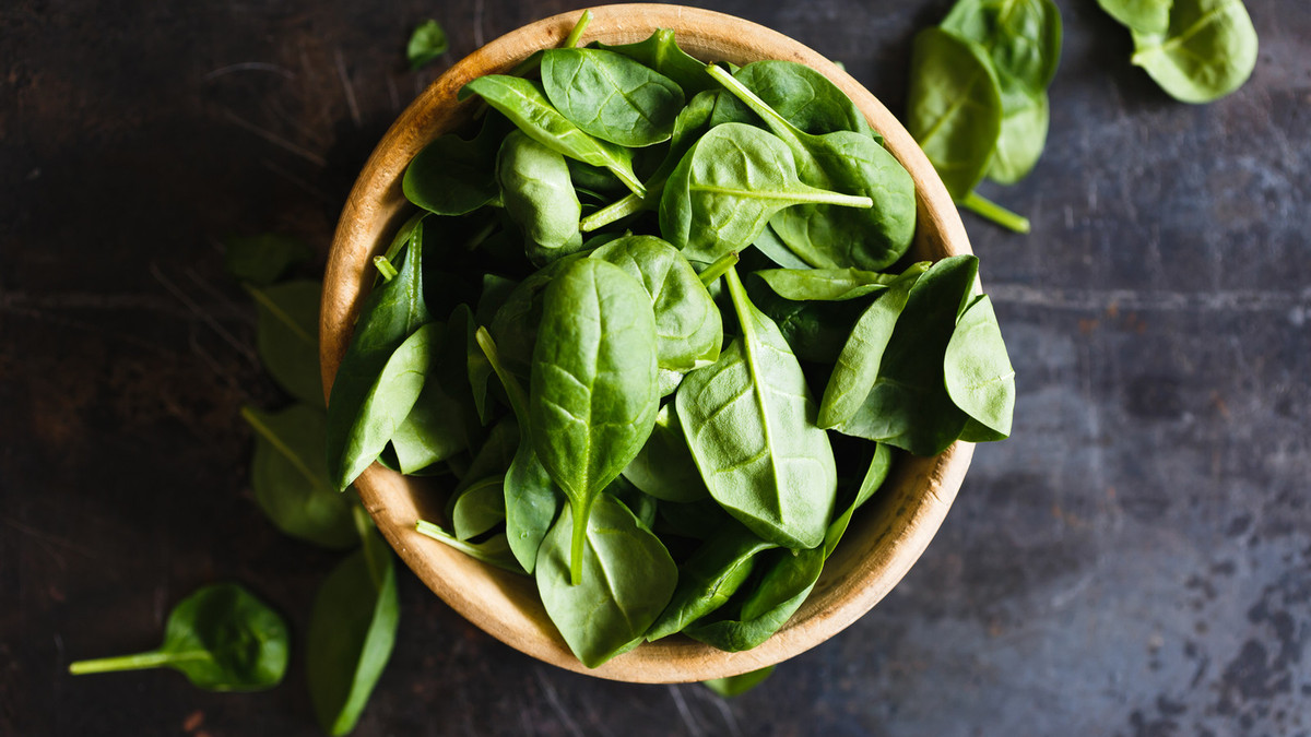 Учені рекомендують їсти зелені листові овочі - фото 1