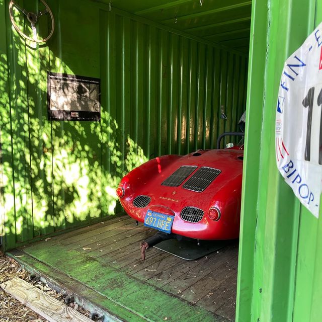 У США випадково знайшли рідкісний Porsche, який зберігався у контейнері понад 35 років - фото 453927