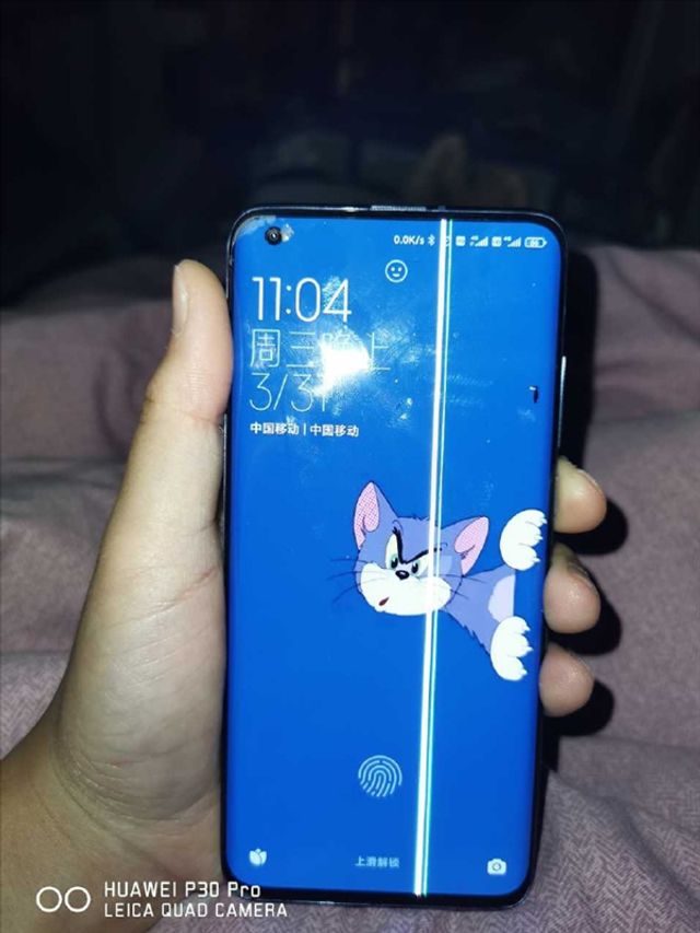 Xiaomi Mi10 пройшов краш-тест автобусом: на смартфон боляче дивитися - фото 454155