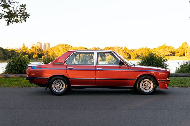 Капсула часу: продається рідкісний BMW з пробігом всього 60 кілометрів - фото 454257