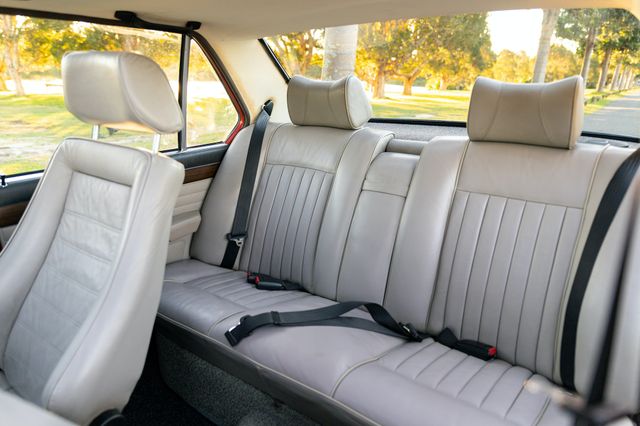 Капсула часу: продається рідкісний BMW з пробігом всього 60 кілометрів - фото 454261