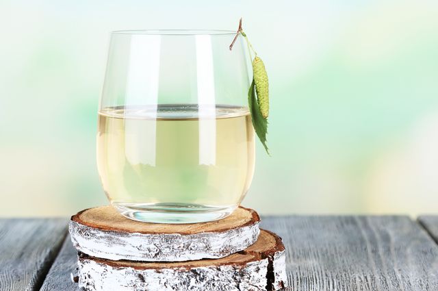 Березовий сік: названі цілющі властивості напою - фото 454445