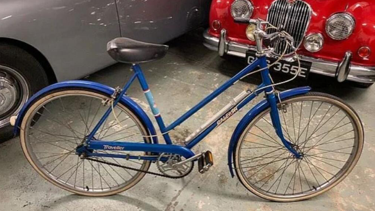 На продаж виставили велосипед принцеси Діани, на якому вона каталася до заміжжя