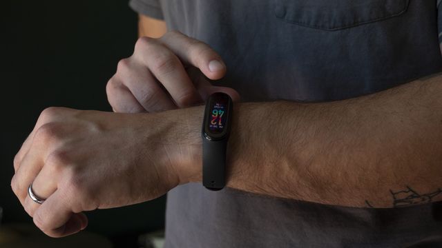 Xiaomi Mi11 Ultra та Mi Band 5 мають одну спільну деталь: вона вас вразить - фото 454617
