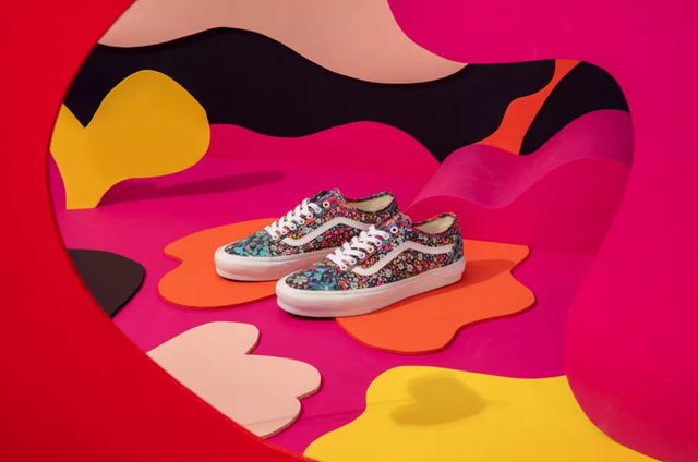 Олдскульні кеди Vans випустили у трендовому принті цієї весни - фото 454620