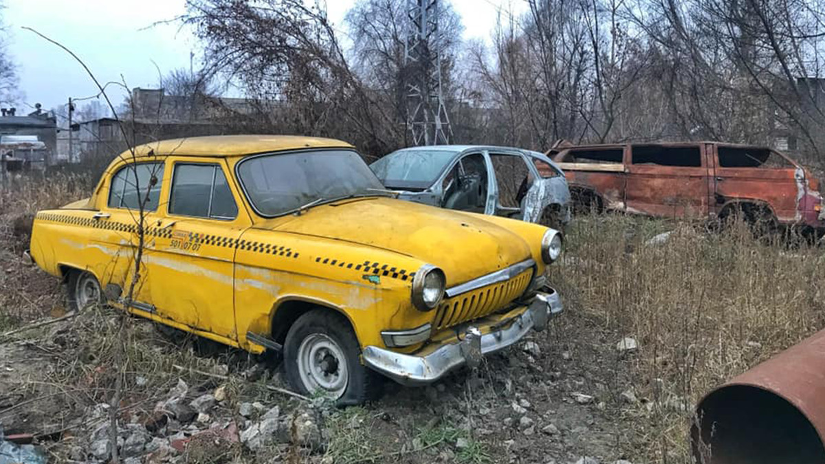 Кладовище старих авто в Києві - фото 1