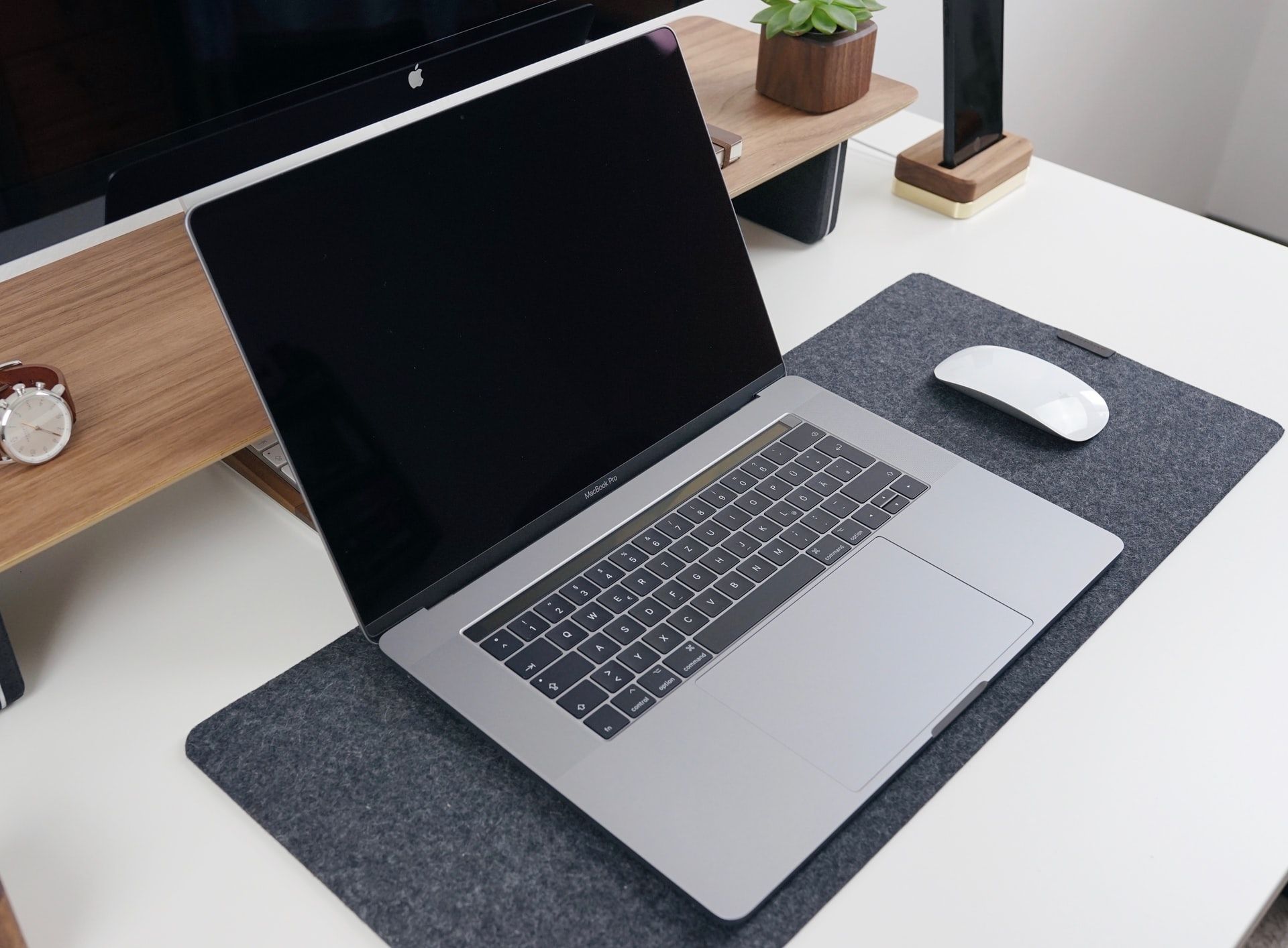 Intel рекламував MacBook у новому промо - фото 1