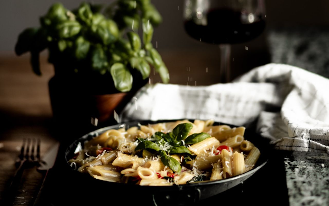 Учені розповіли, чому потрібно нарешті відмовитися від нічних набігів на холодильник