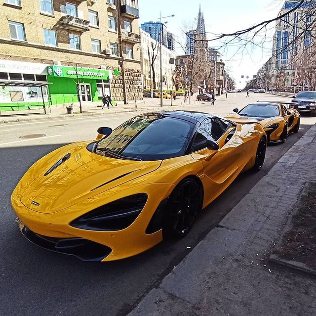 У Києві на парковці помітили два ефектних суперкари McLaren: фотофакт - фото 455161