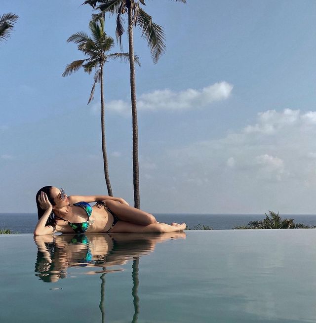 Катерина Кухар спокусила мережу гарячими фото у відвертому купальнику - фото 455178