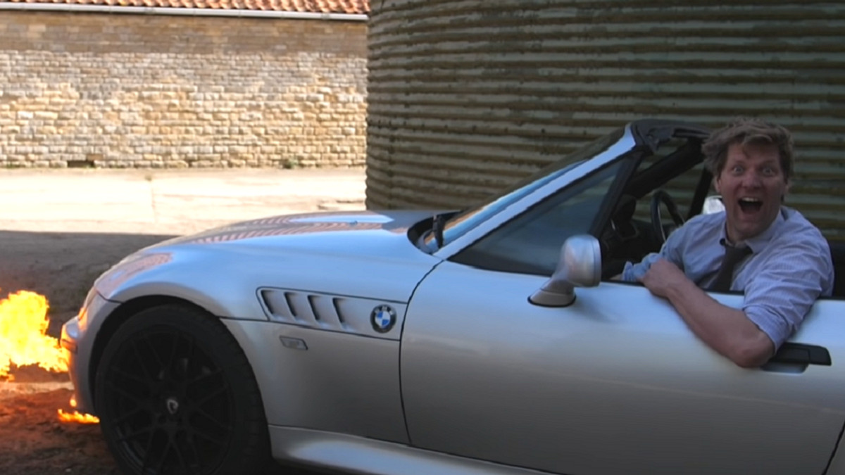 Блогер створив для Top Gear авто Джеймса Бонда і вмонтував у нього вогнемет: відео - фото 1