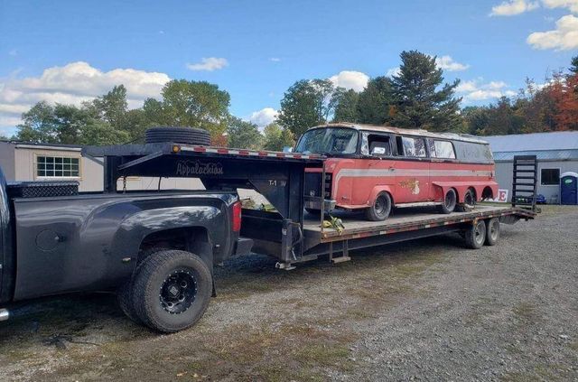 Унікальний восьмиколісний фургон Volkswagen-Ford пустять з молотка - фото 455362