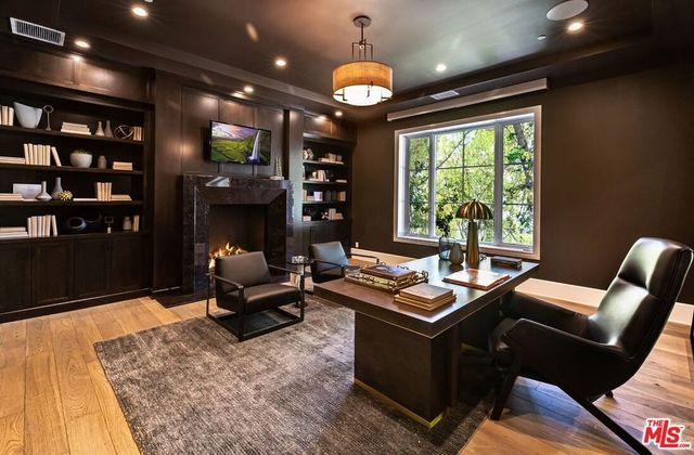 Мадонна купила особняк у співака The Weeknd: фото розкішного маєтку - фото 455393